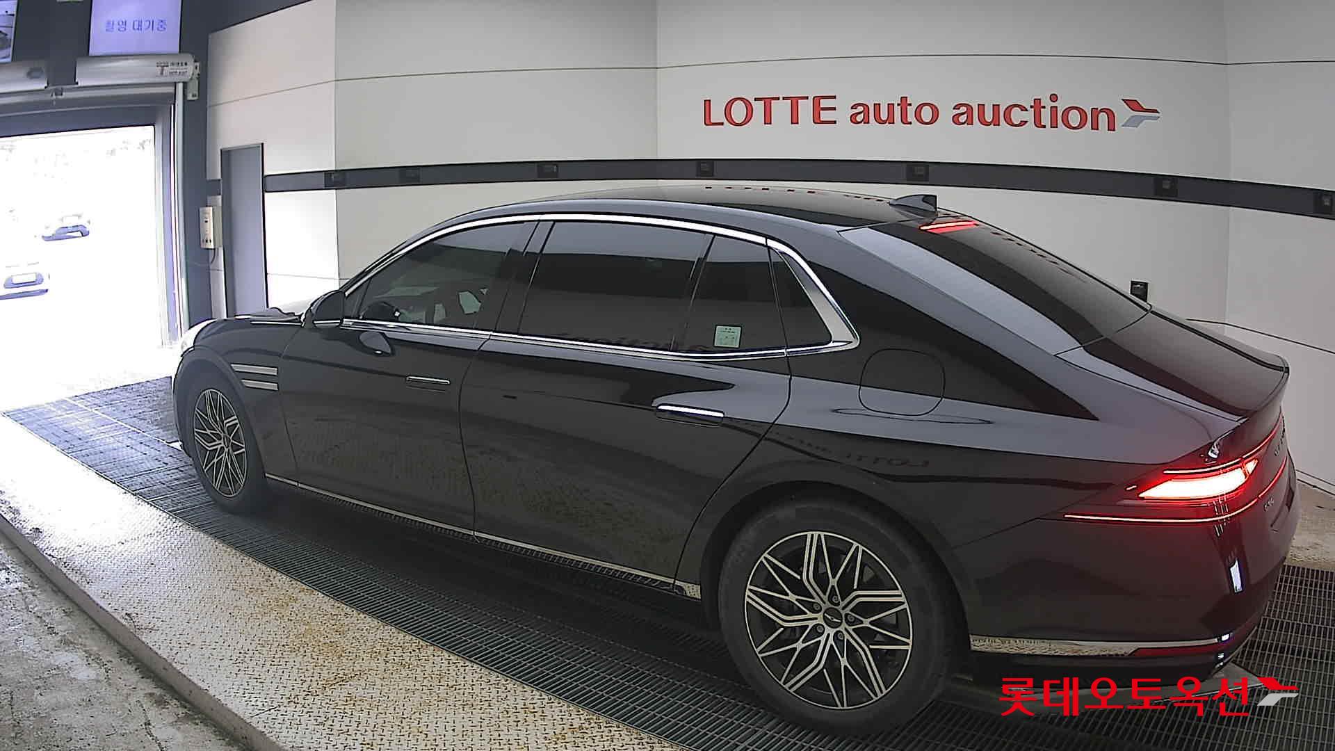 2022 - genesis g90