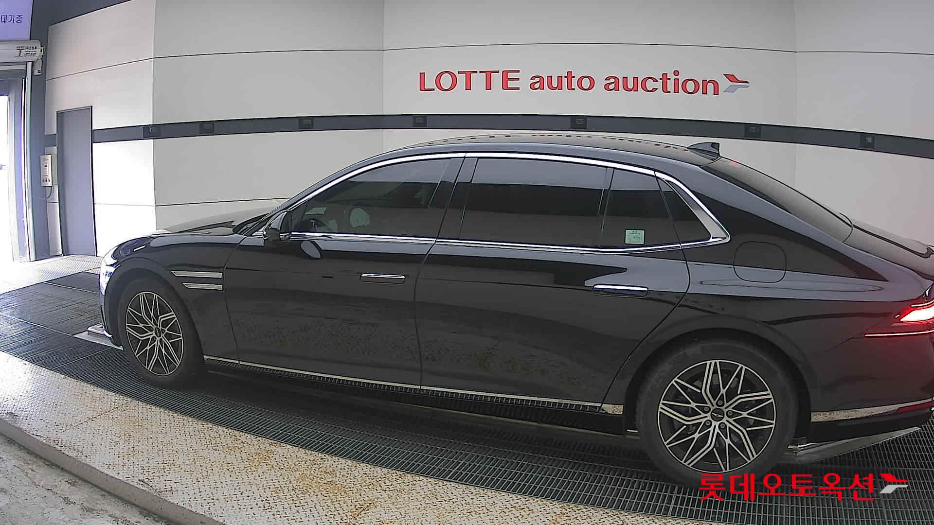 2022 - genesis g90