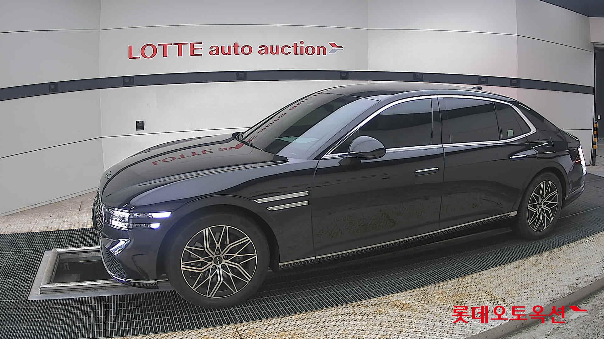 2022 - genesis g90