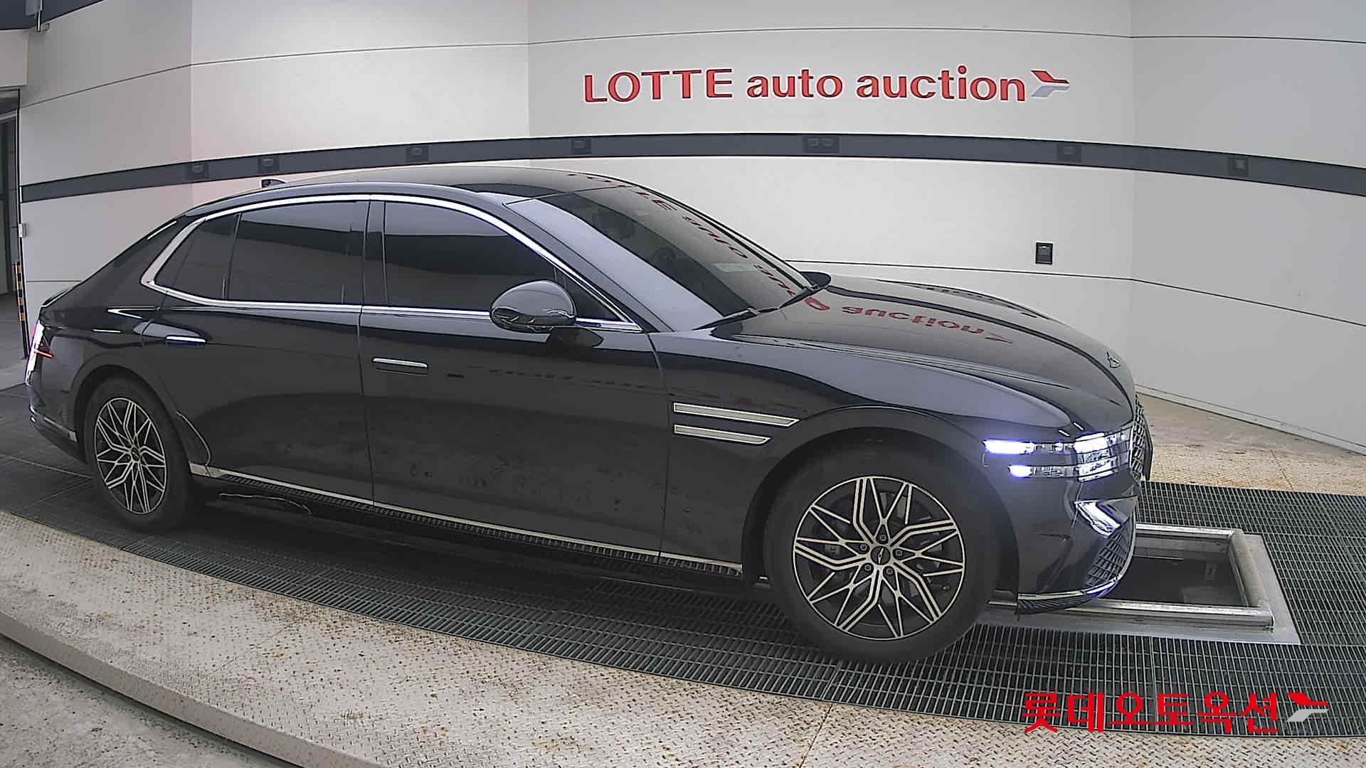 2022 - genesis g90