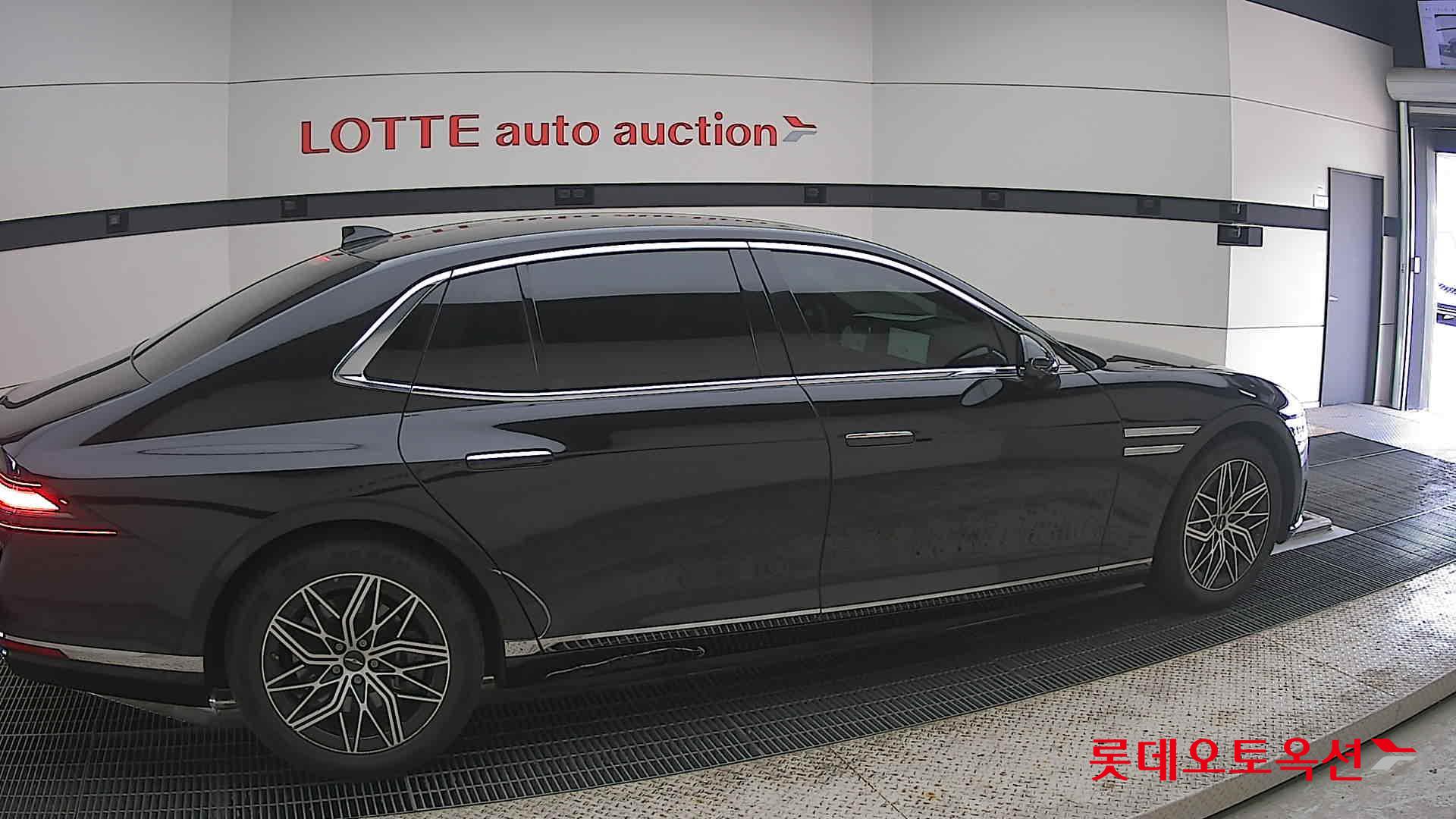 2022 - genesis g90