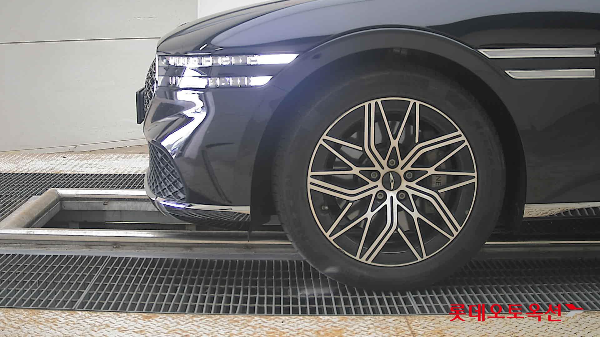 2022 - genesis g90