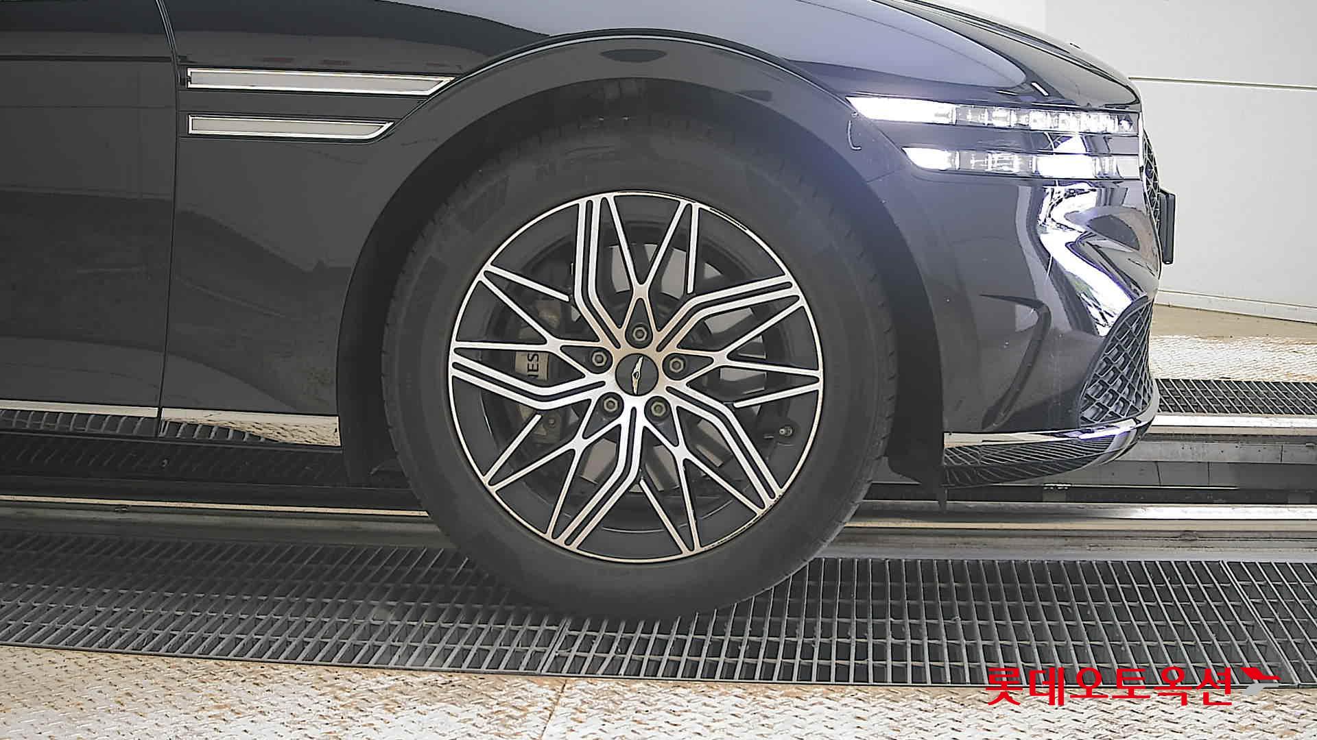 2022 - genesis g90