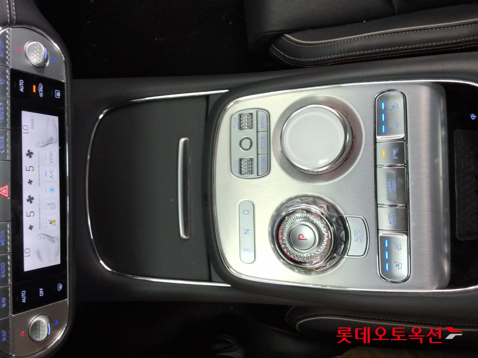 2022 - genesis g90