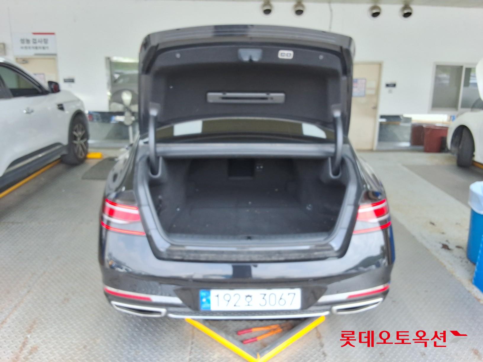 2022 - genesis g90