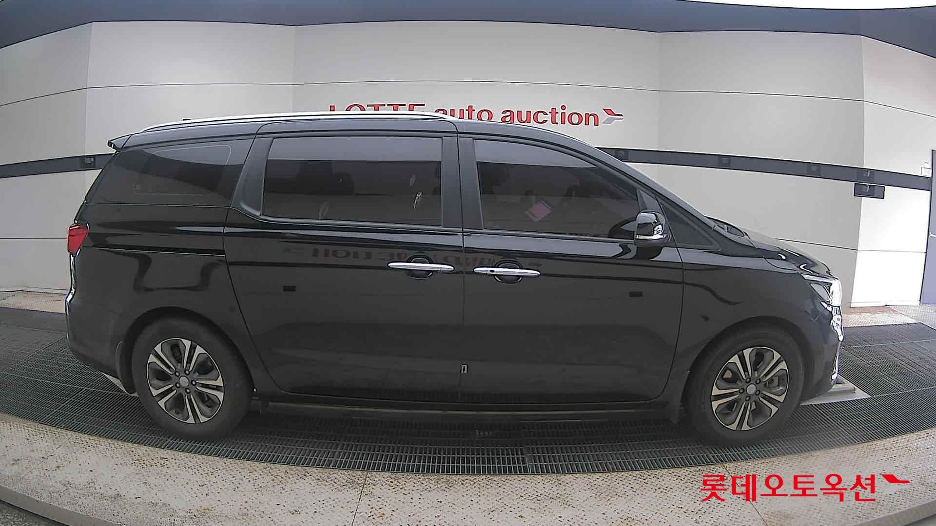 2020 - kia carnival