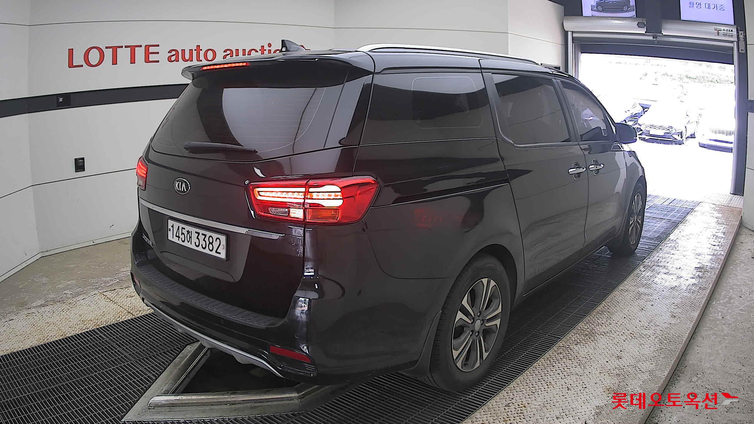2020 - kia carnival
