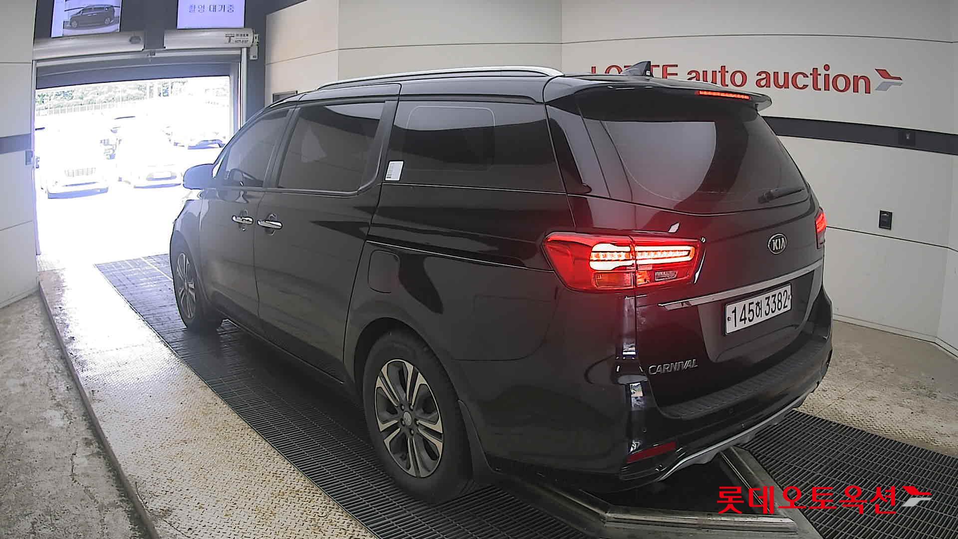 2020 - kia carnival