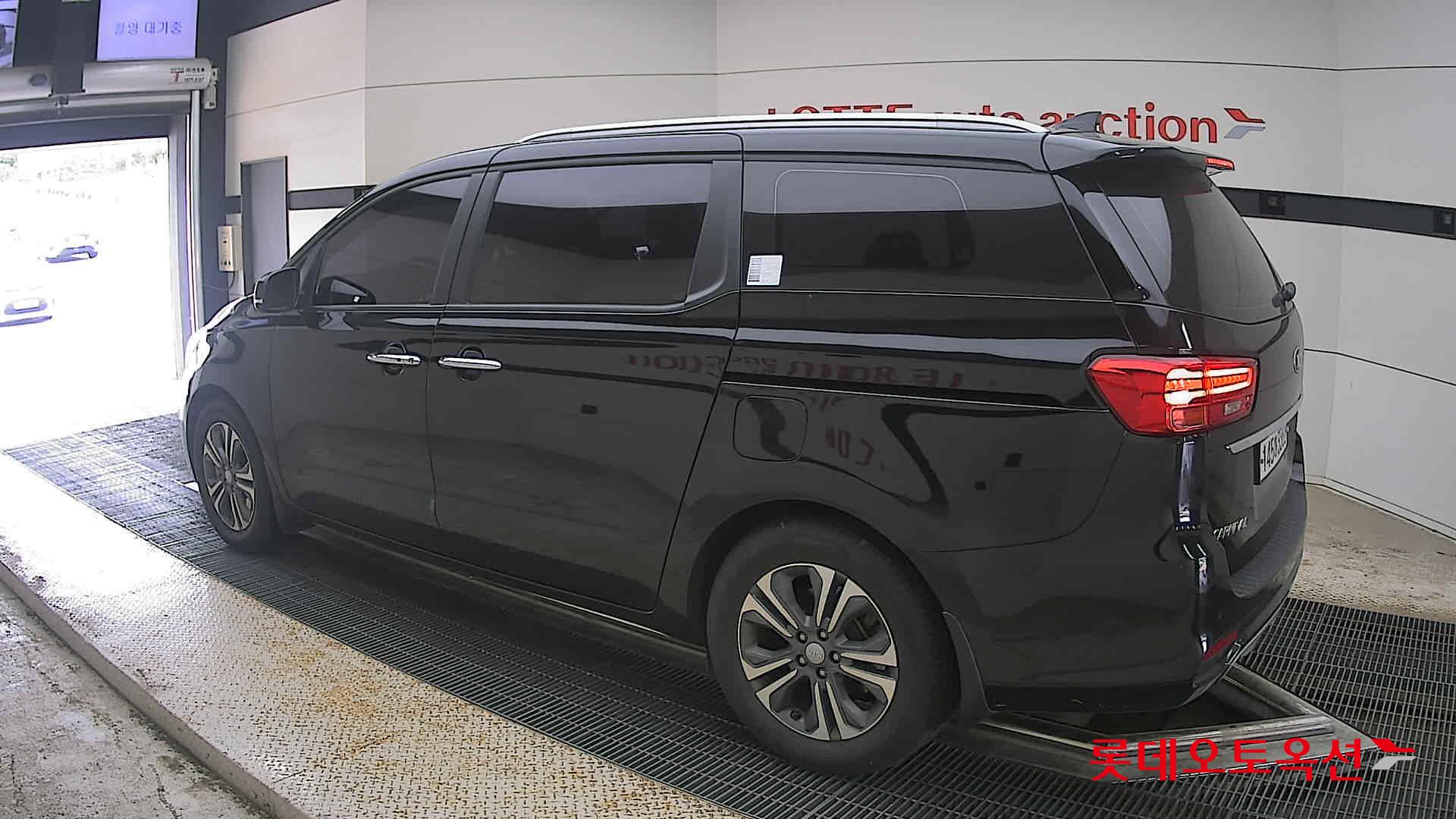 2020 - kia carnival