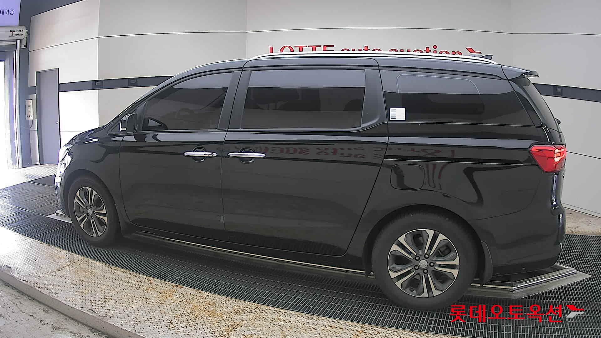 2020 - kia carnival