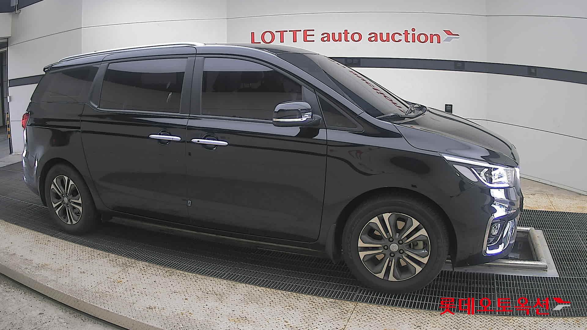 2020 - kia carnival