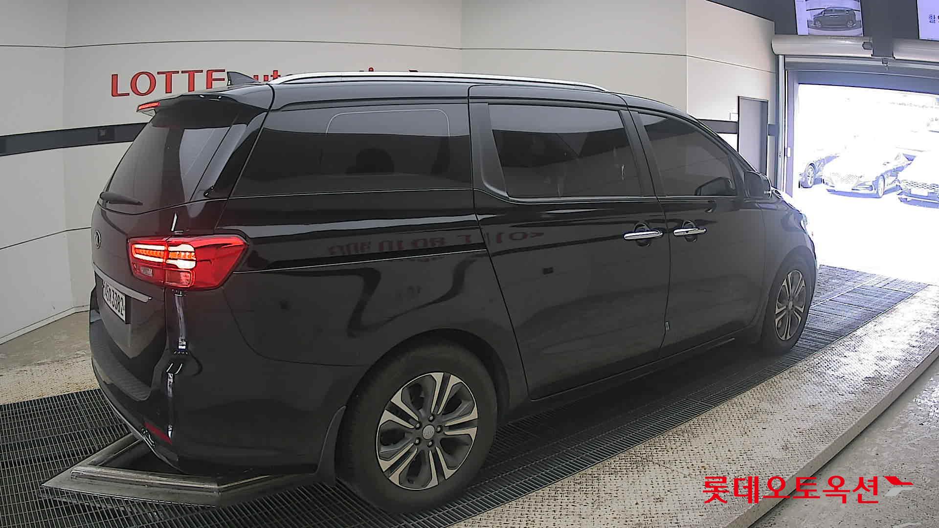 2020 - kia carnival