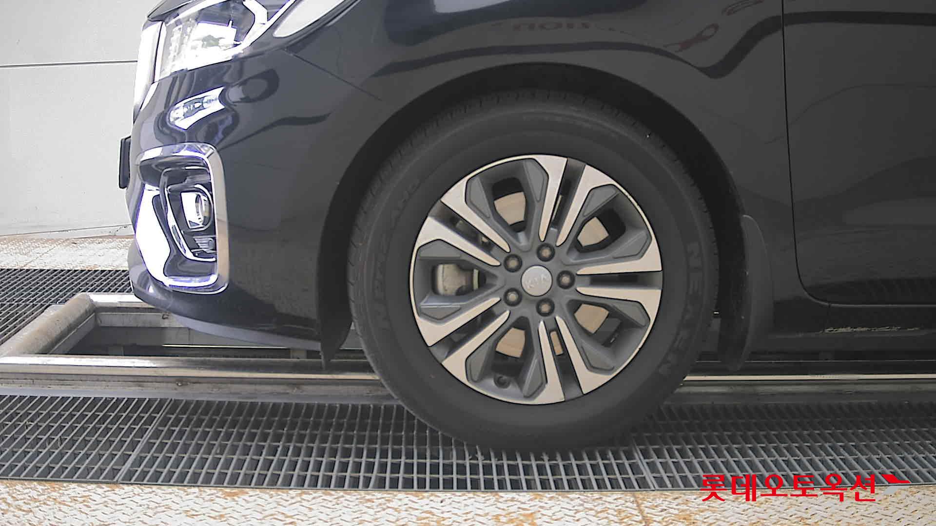 2020 - kia carnival