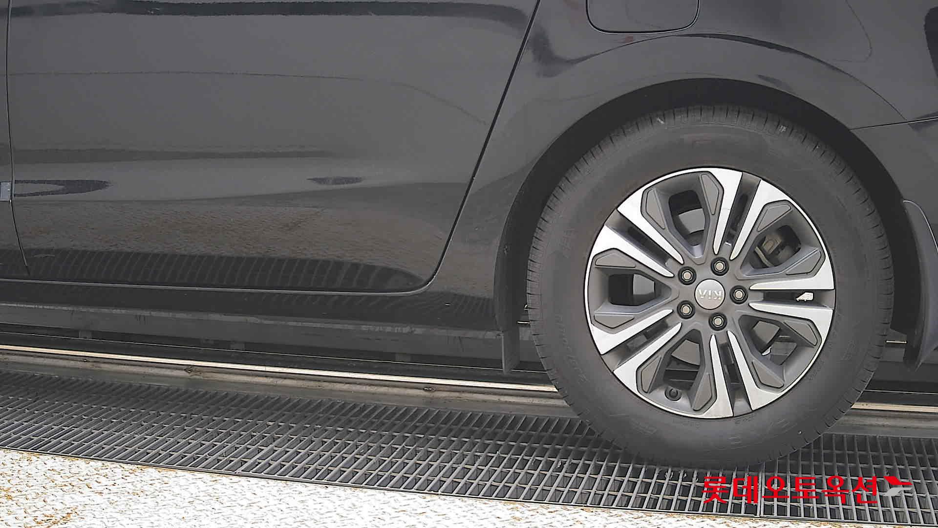 2020 - kia carnival