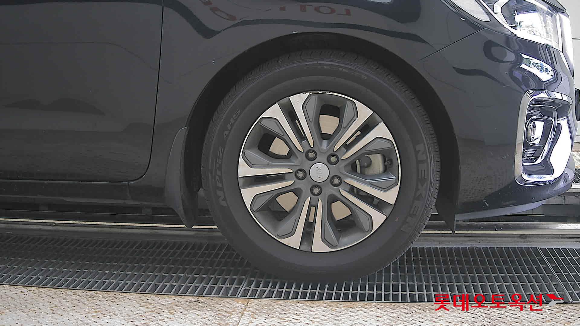 2020 - kia carnival