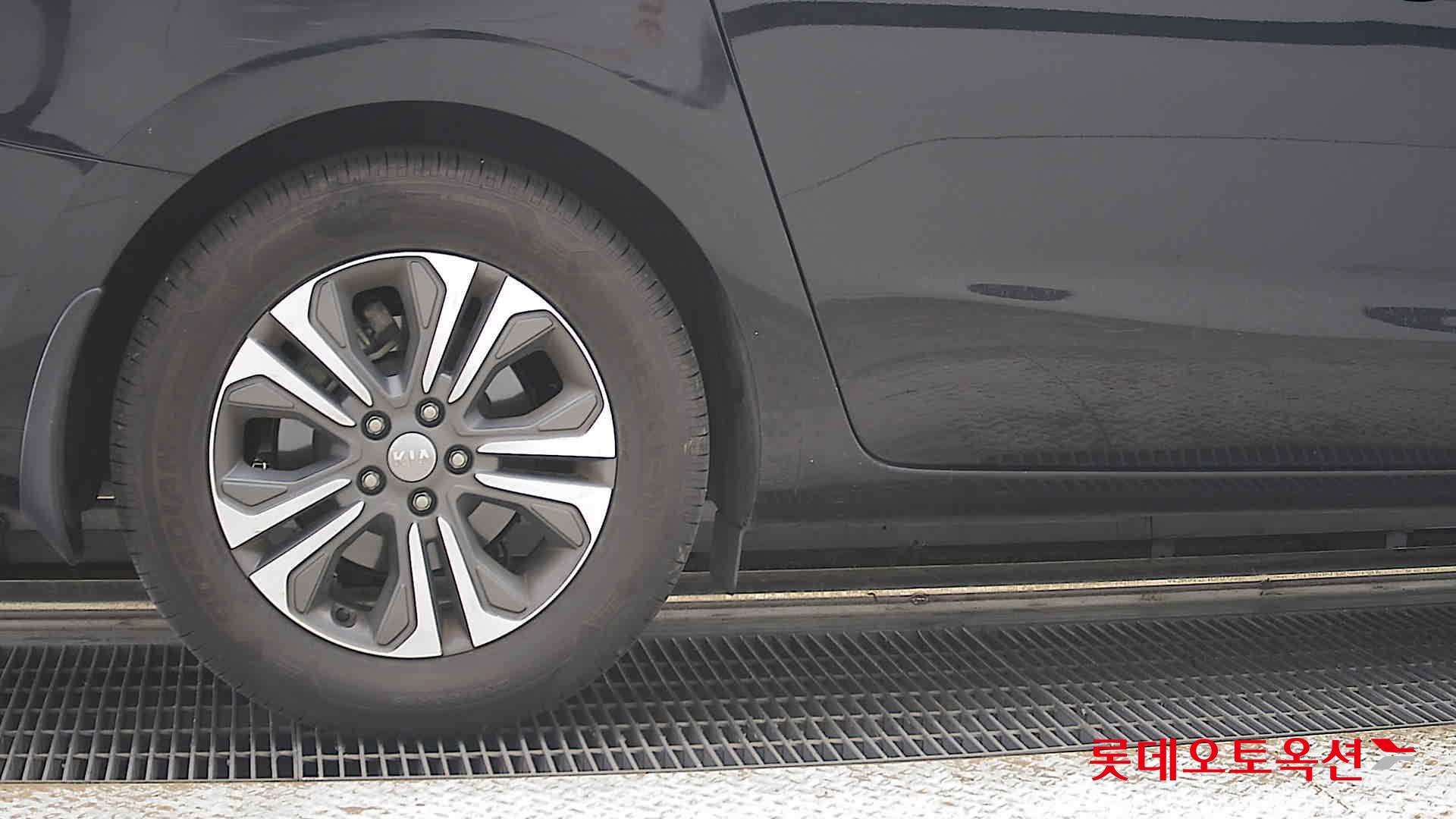 2020 - kia carnival