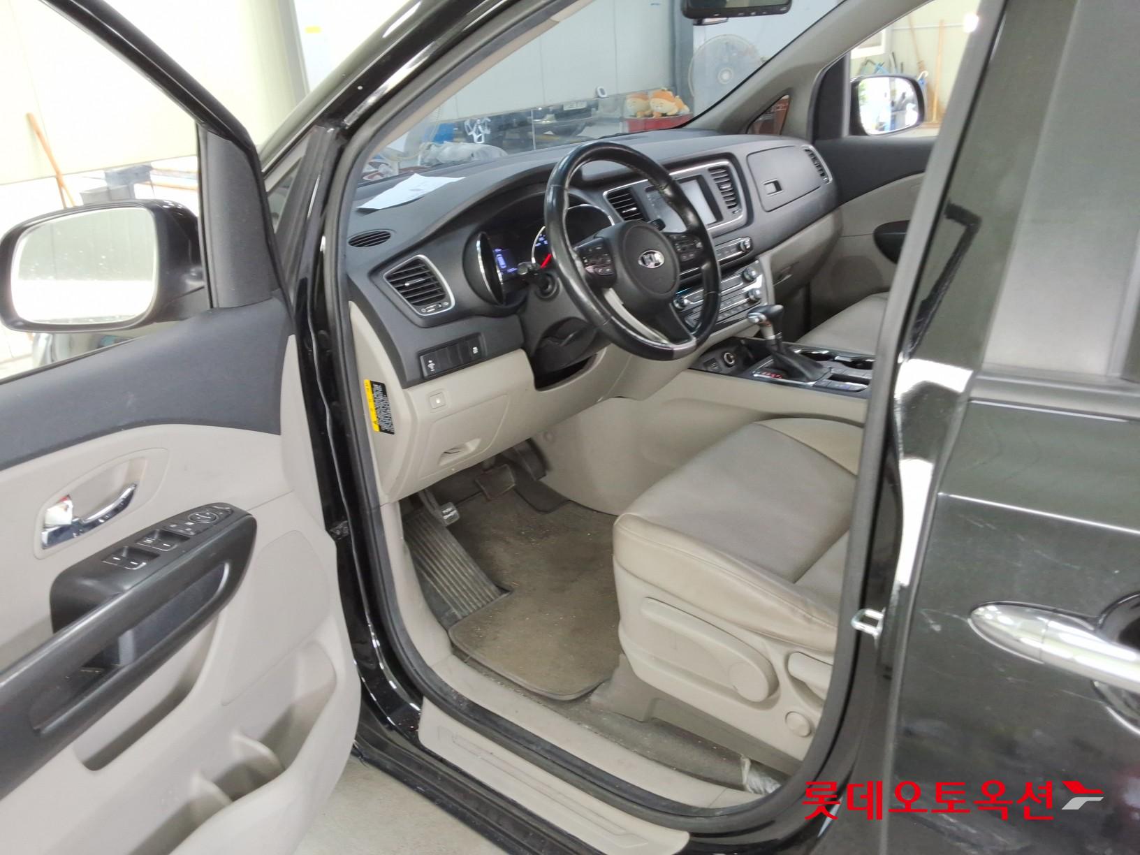 2020 - kia carnival