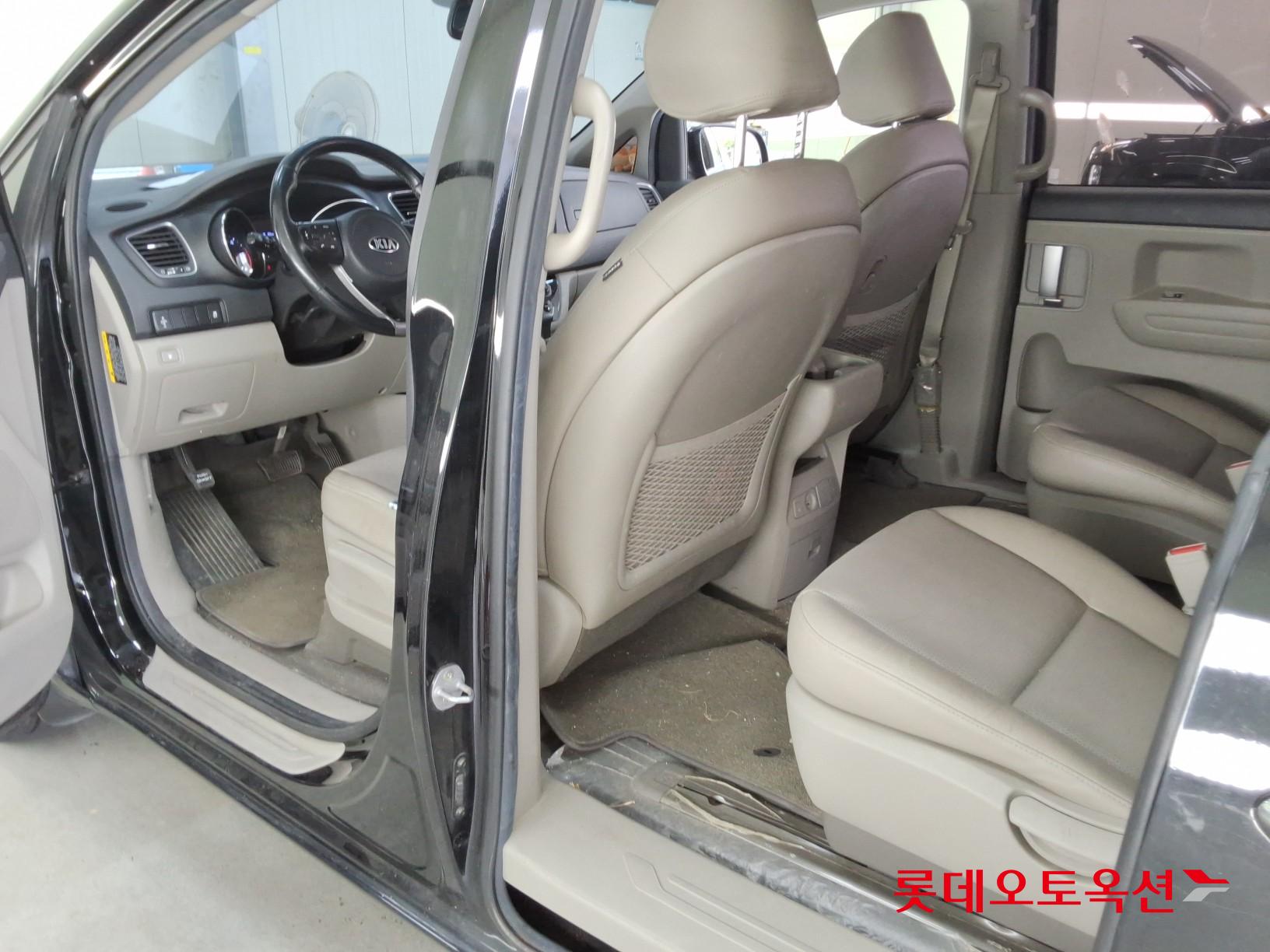 2020 - kia carnival