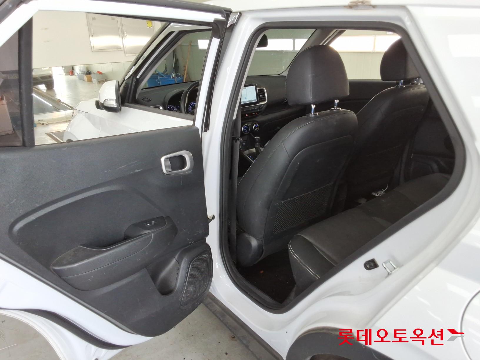 2020 - hyundai venue
