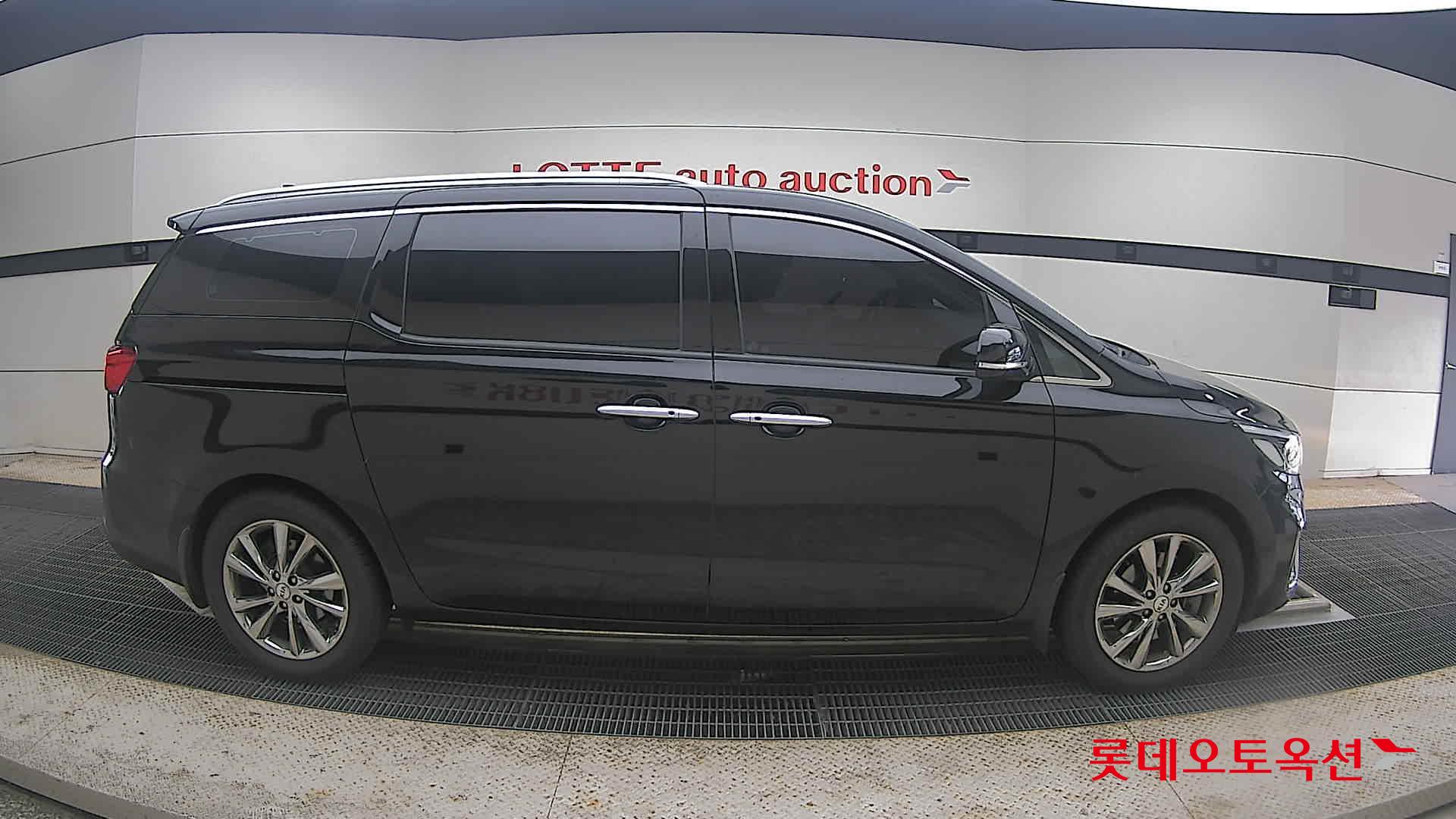 2020 - kia carnival