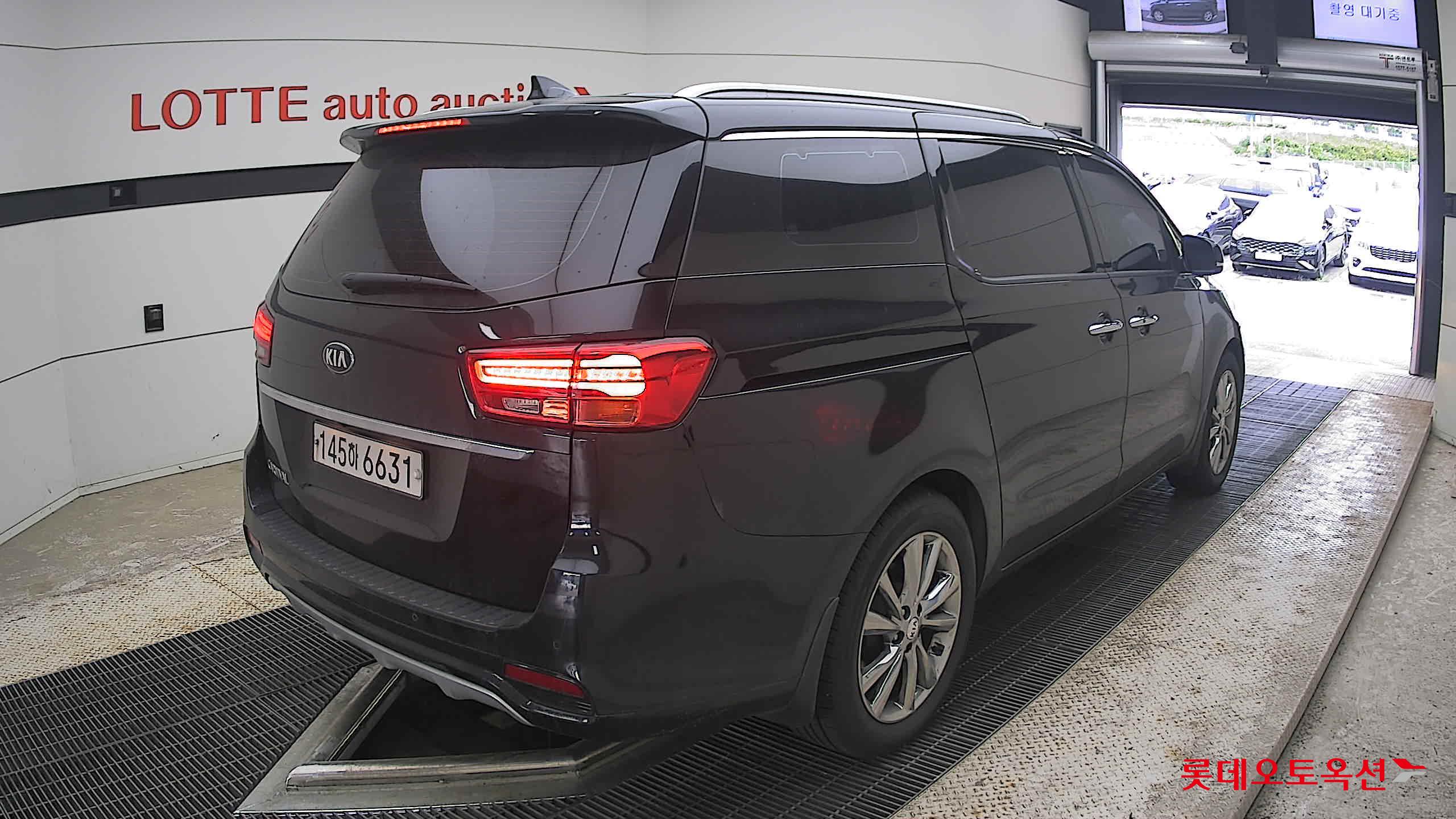 2020 - kia carnival