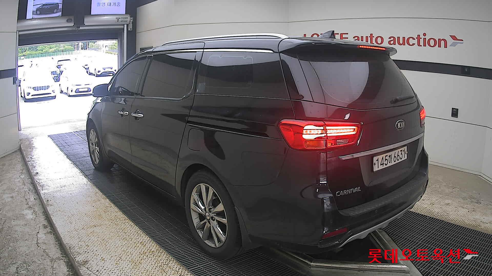 2020 - kia carnival