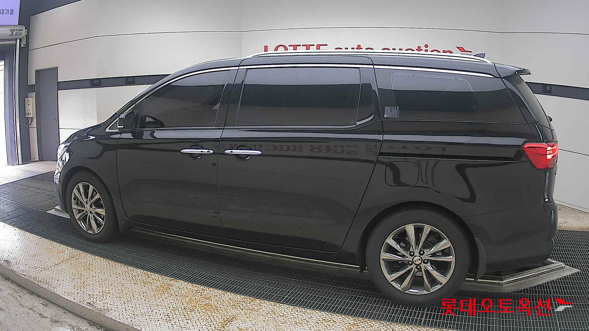 2020 - kia carnival