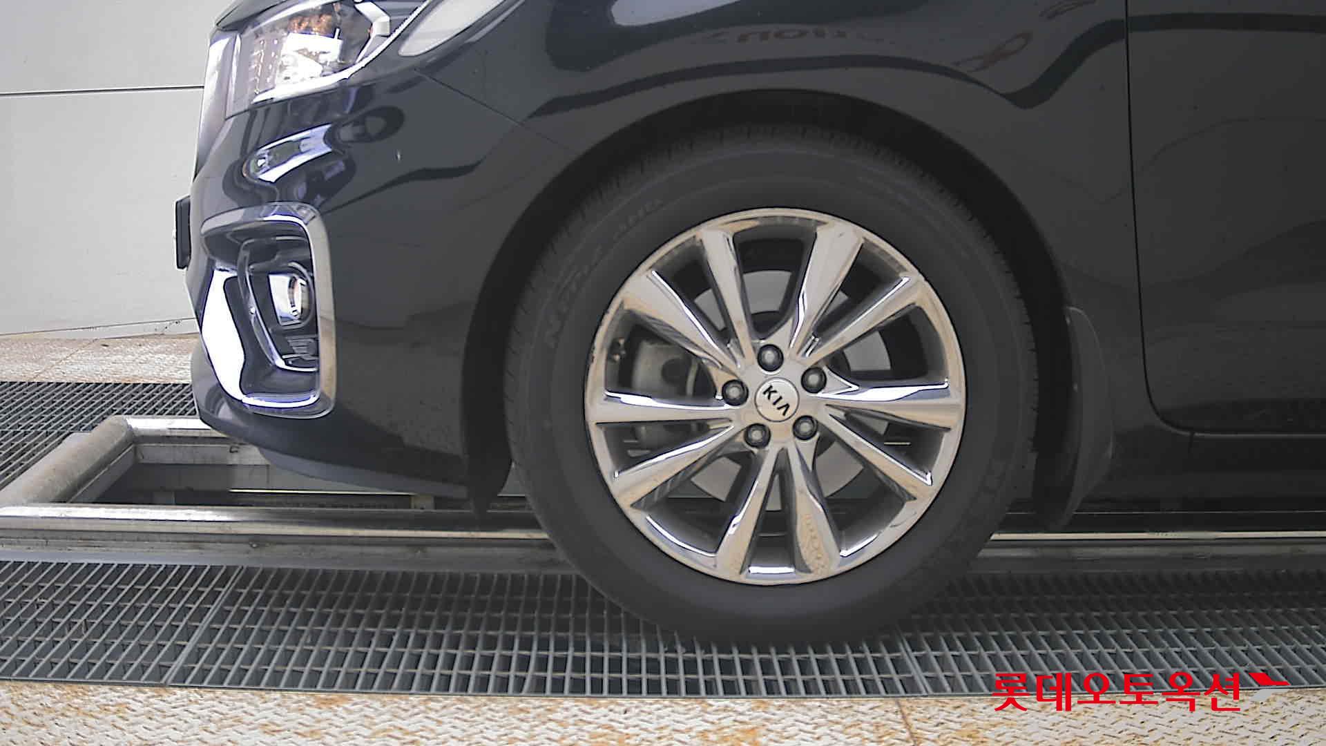 2020 - kia carnival