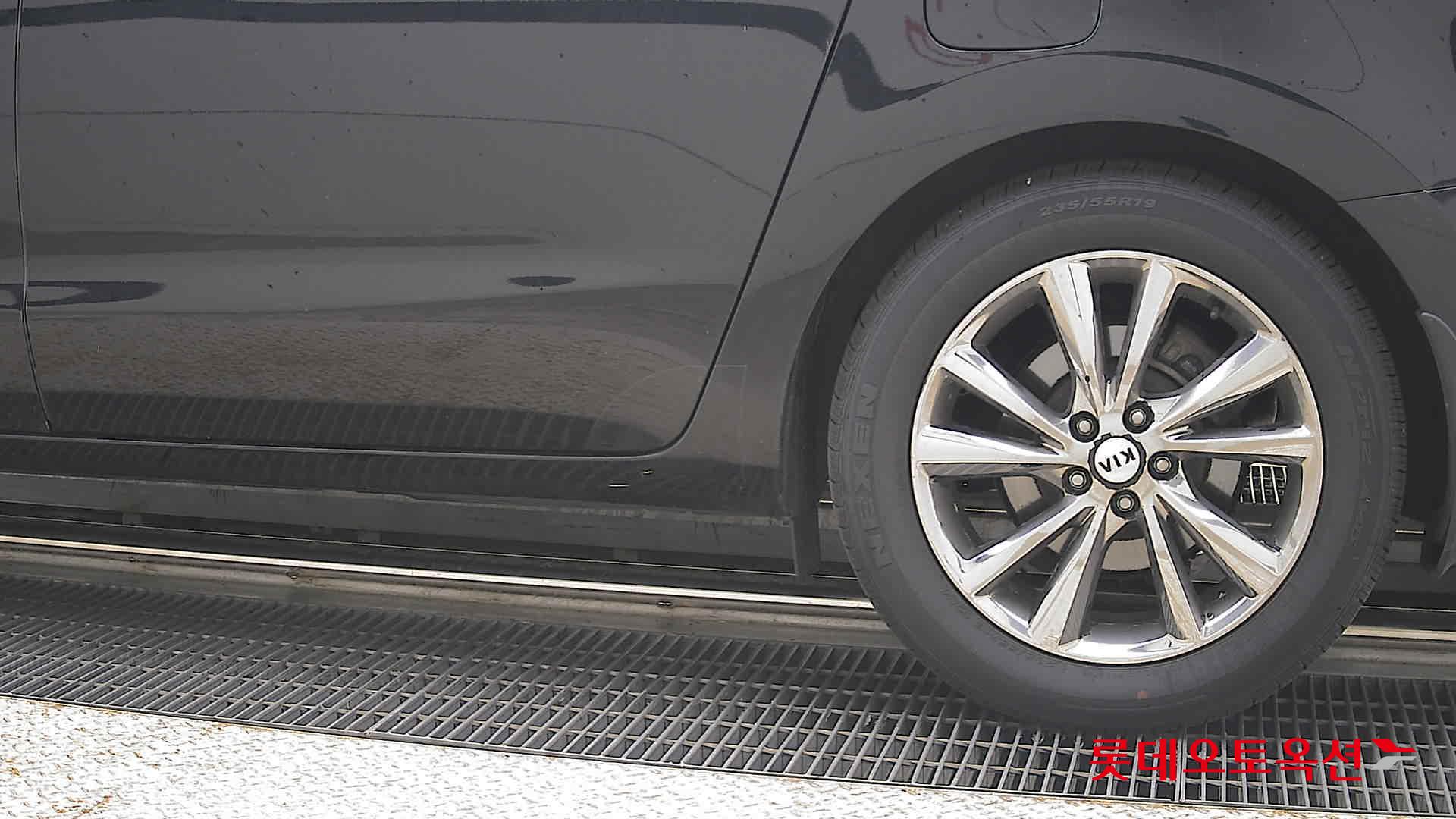 2020 - kia carnival
