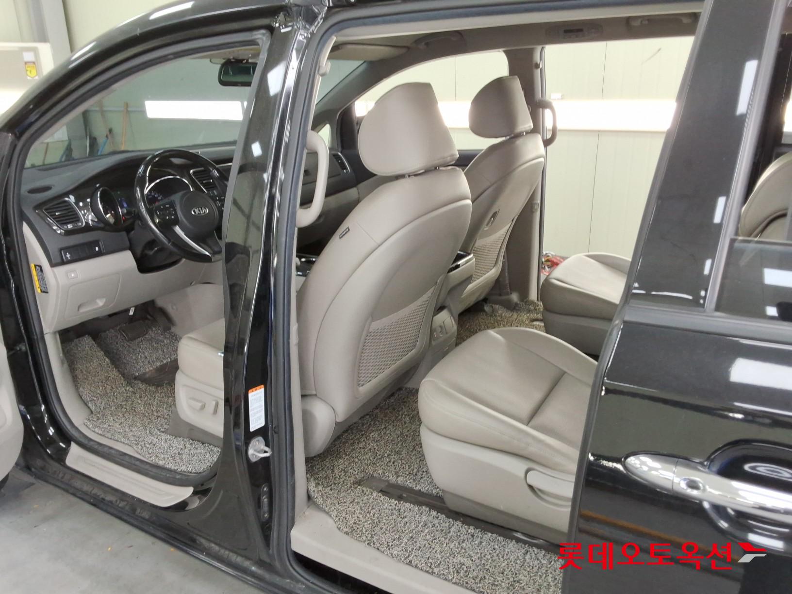 2020 - kia carnival