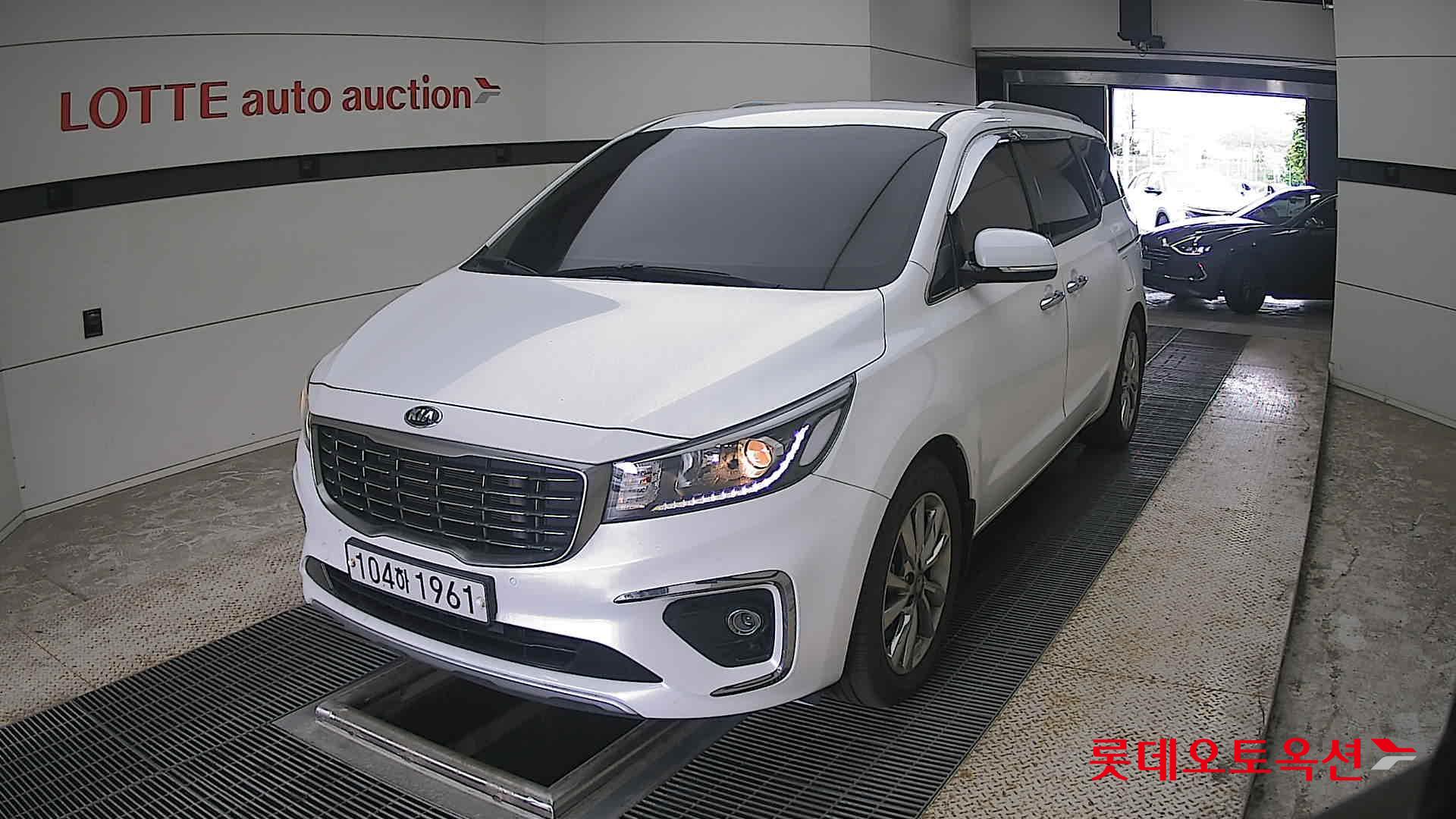 2020 - kia carnival