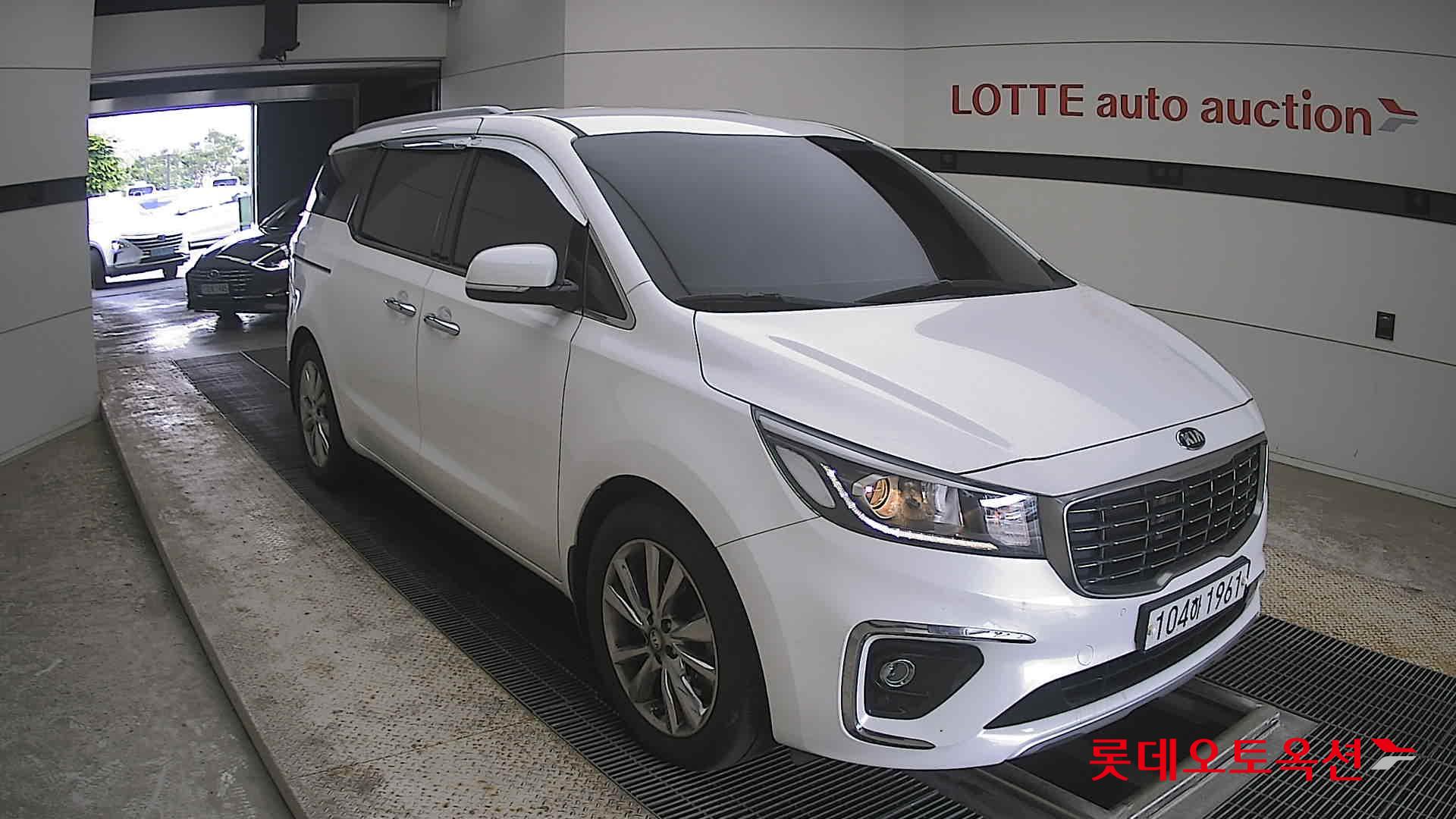 2020 - kia carnival