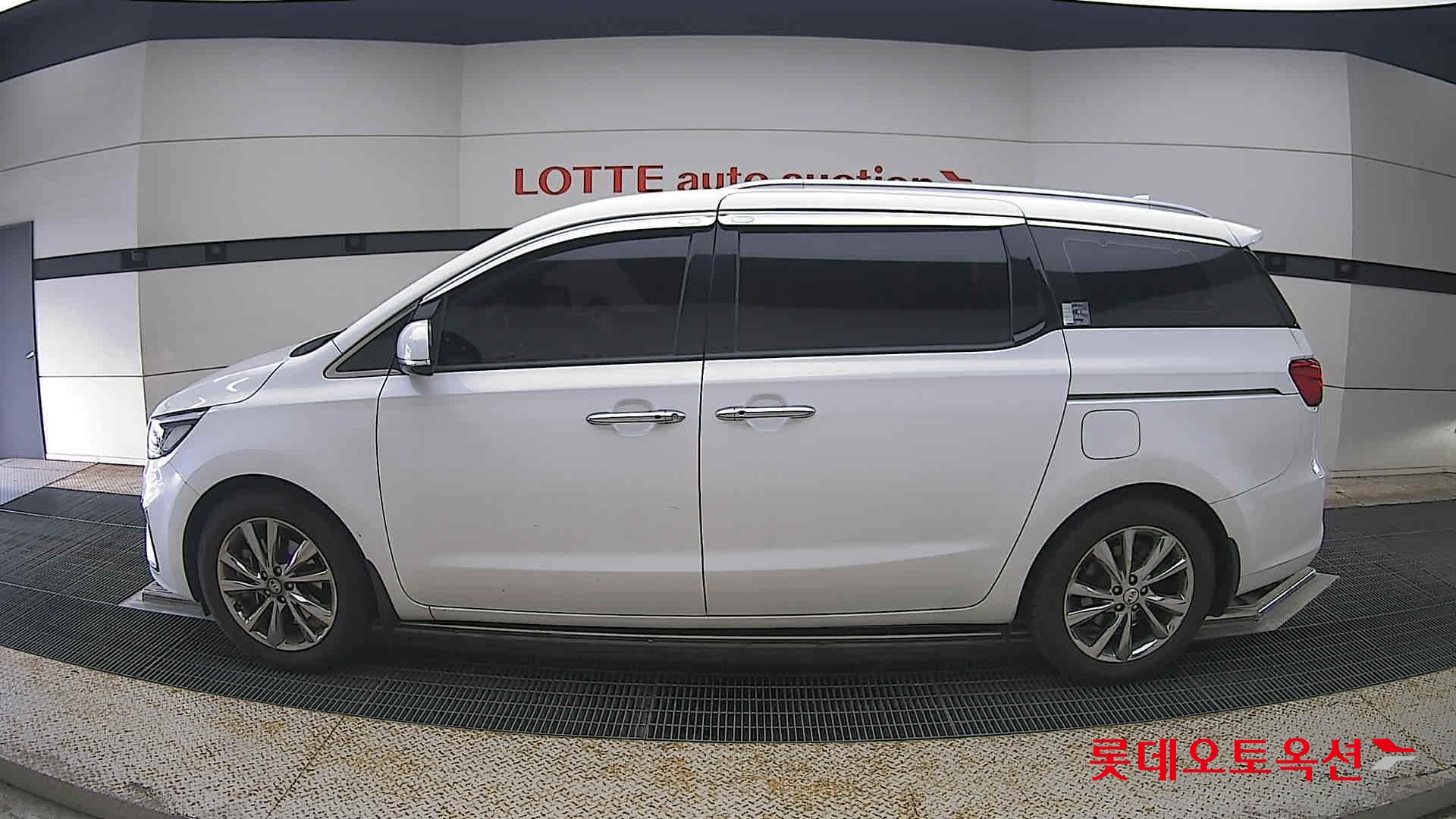 2020 - kia carnival