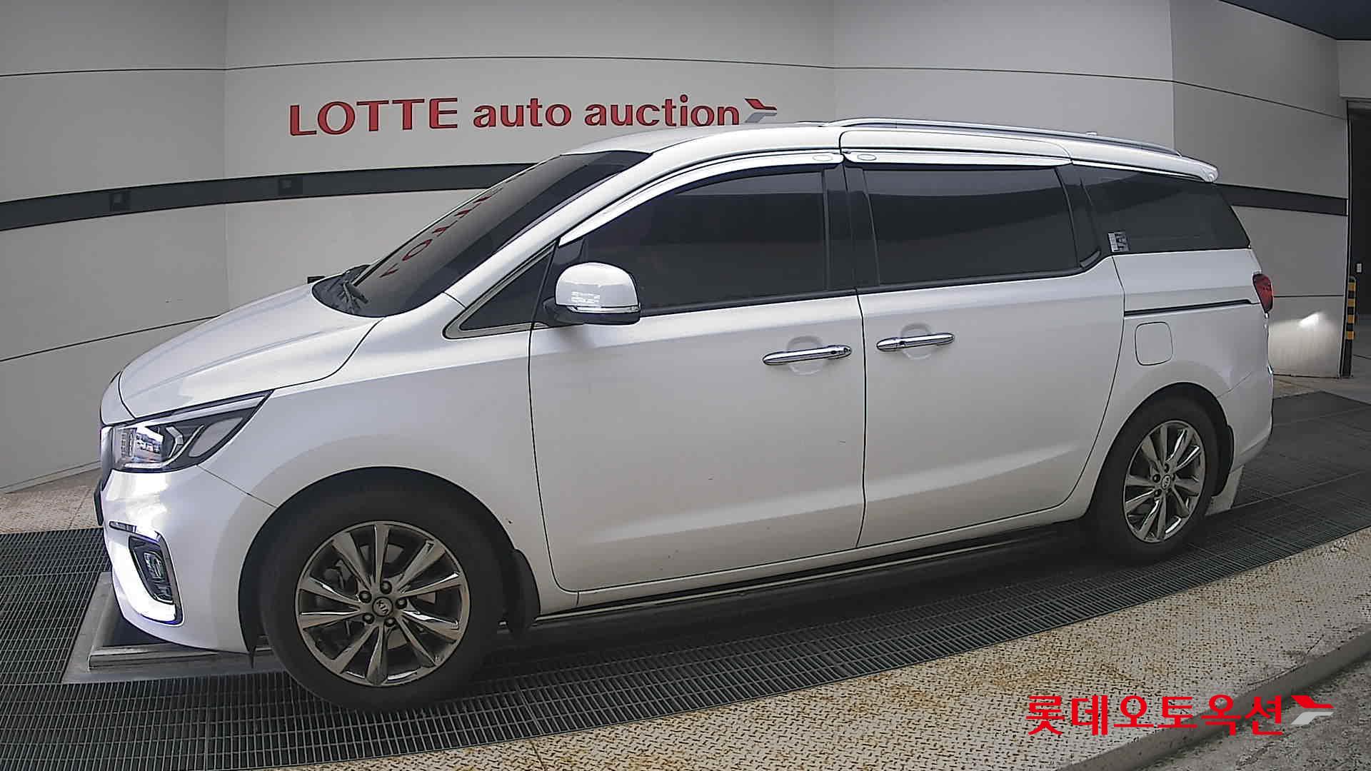 2020 - kia carnival