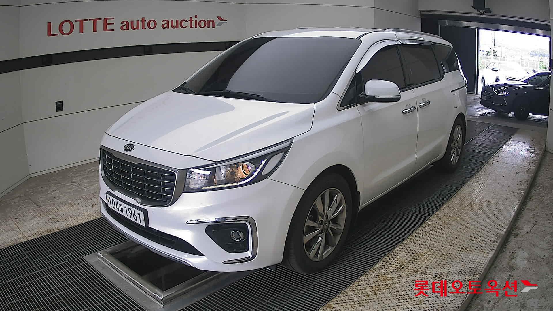 2020 - kia carnival