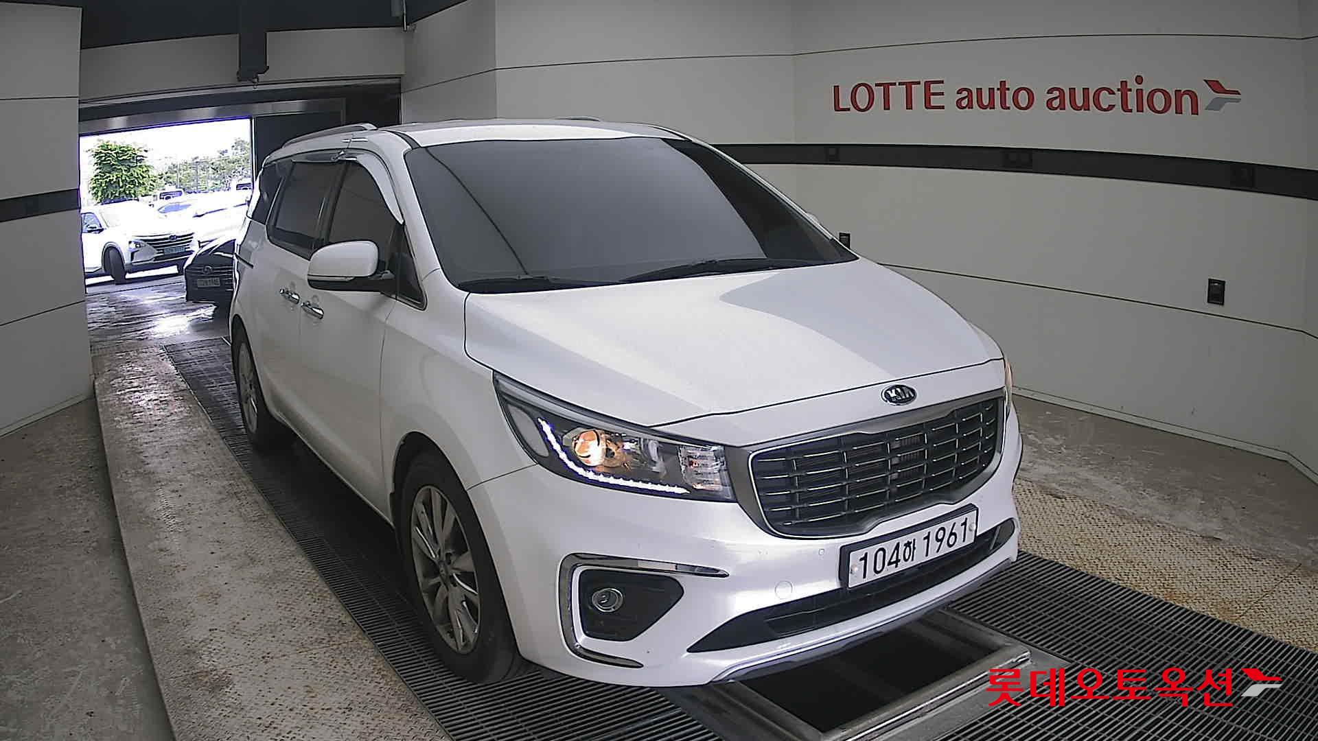 2020 - kia carnival
