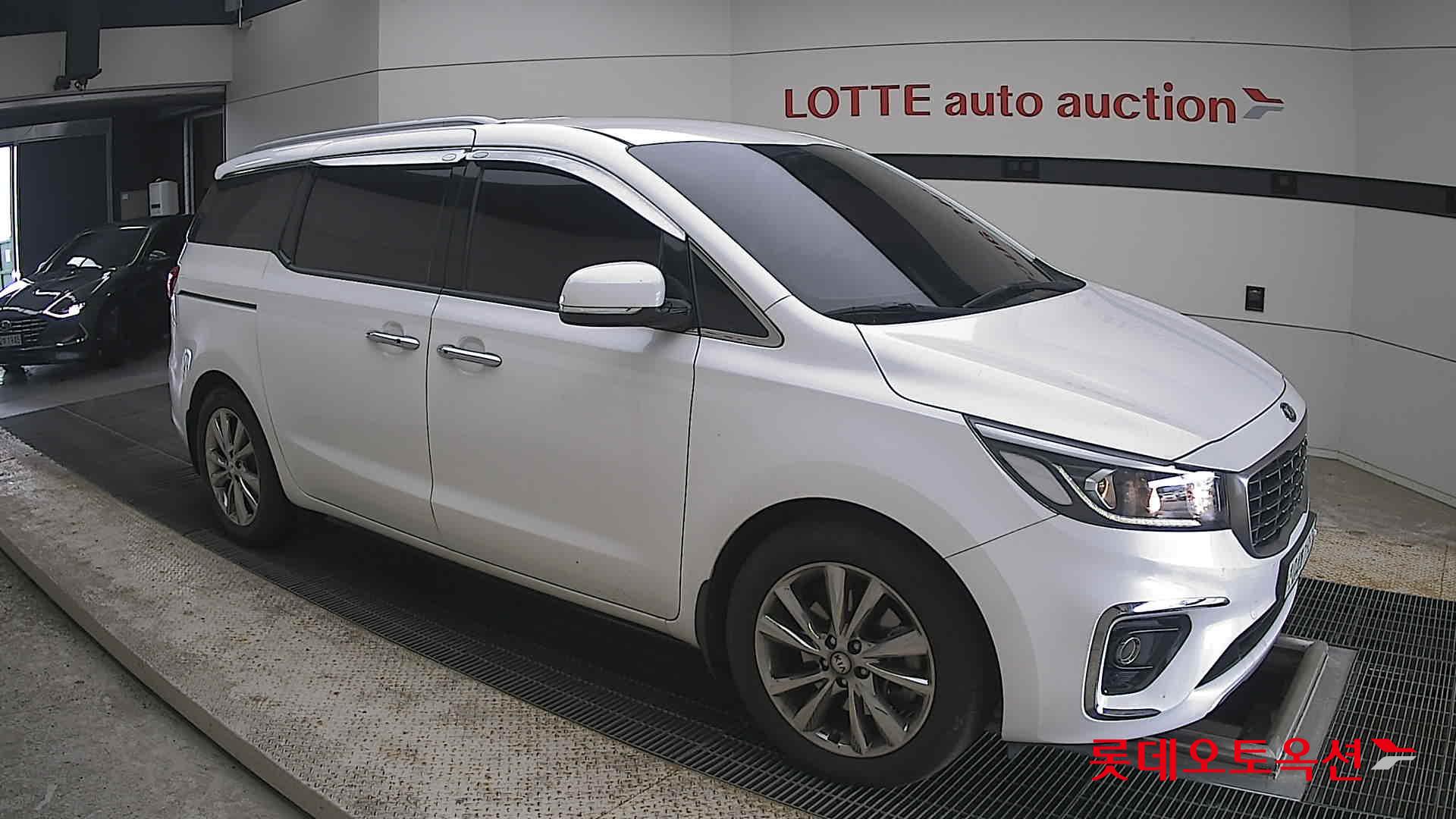 2020 - kia carnival