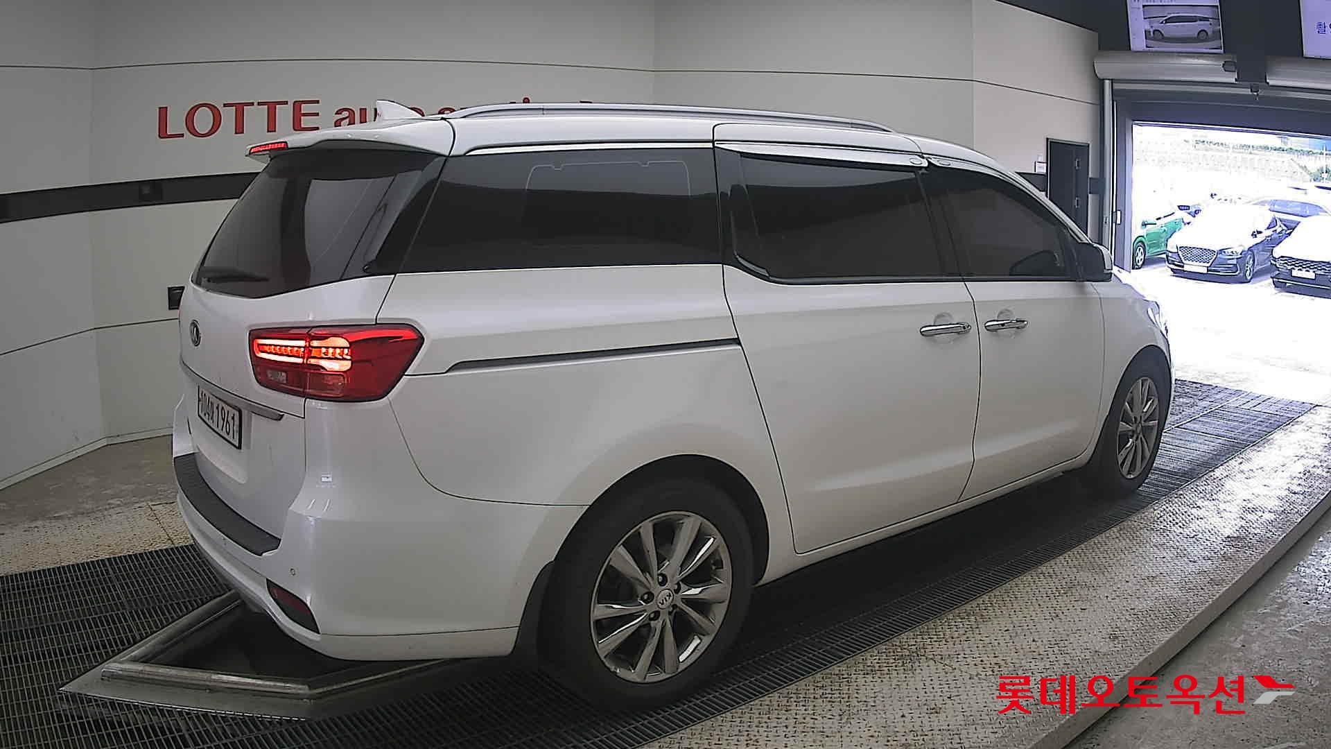 2020 - kia carnival