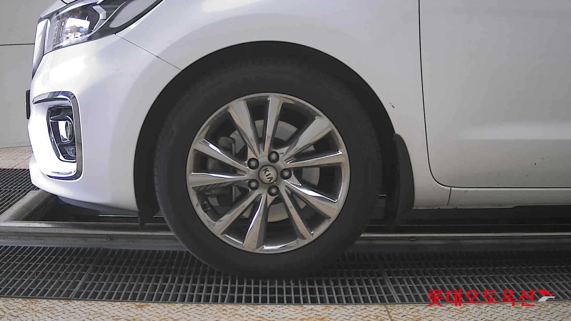 2020 - kia carnival