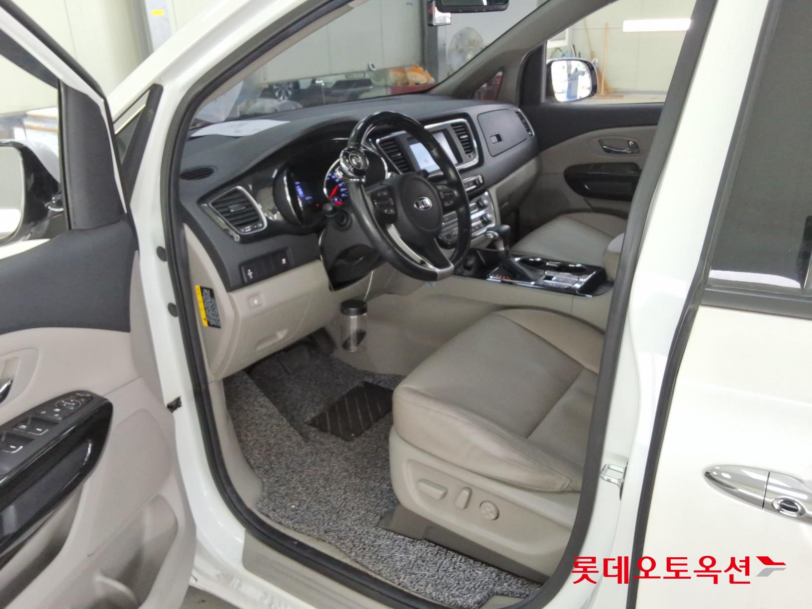 2020 - kia carnival