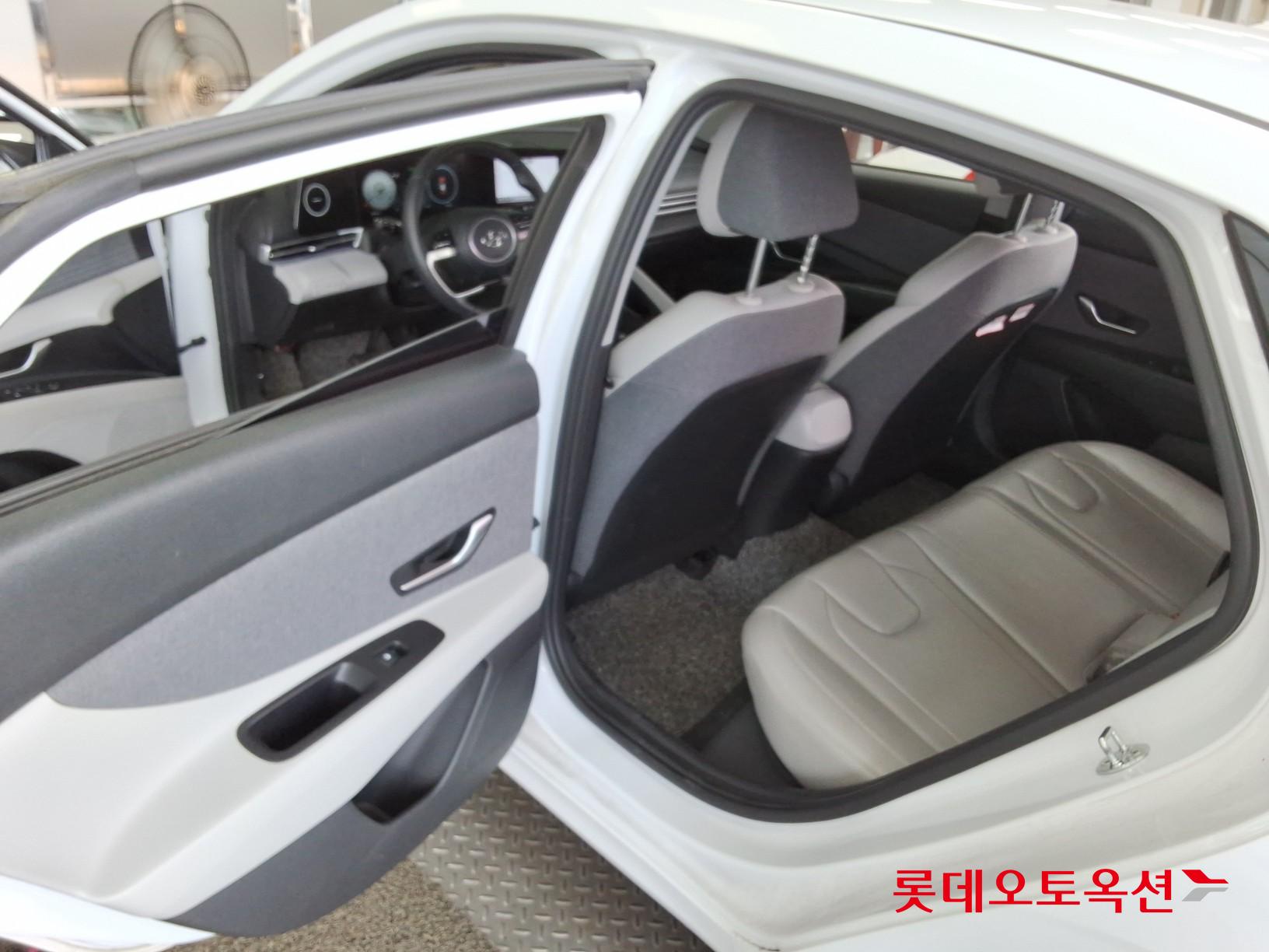 2021 - hyundai avante