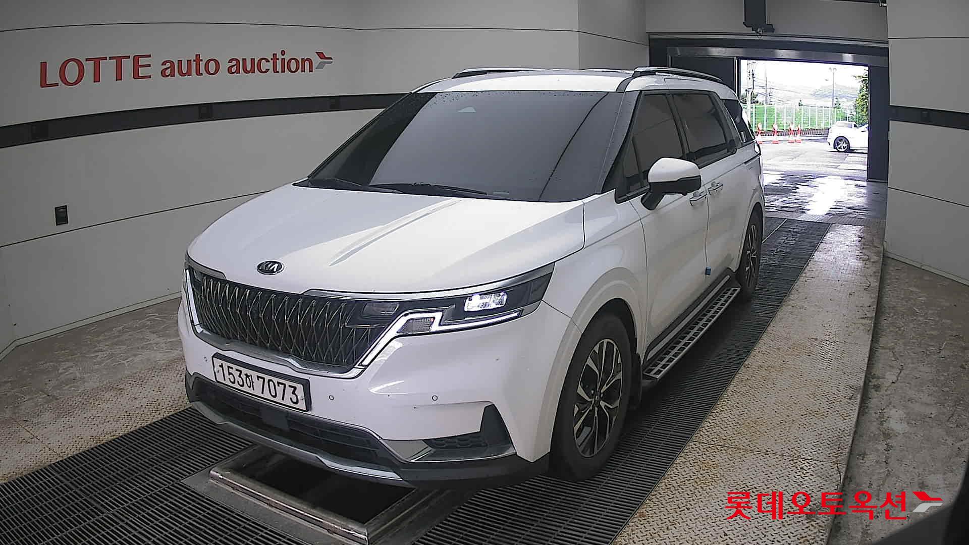 2021 - kia carnival