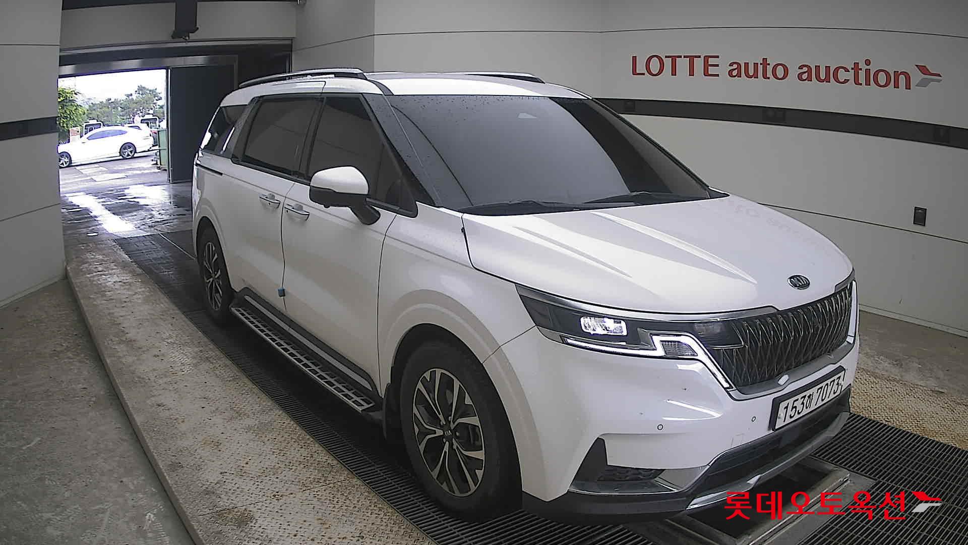 2021 - kia carnival