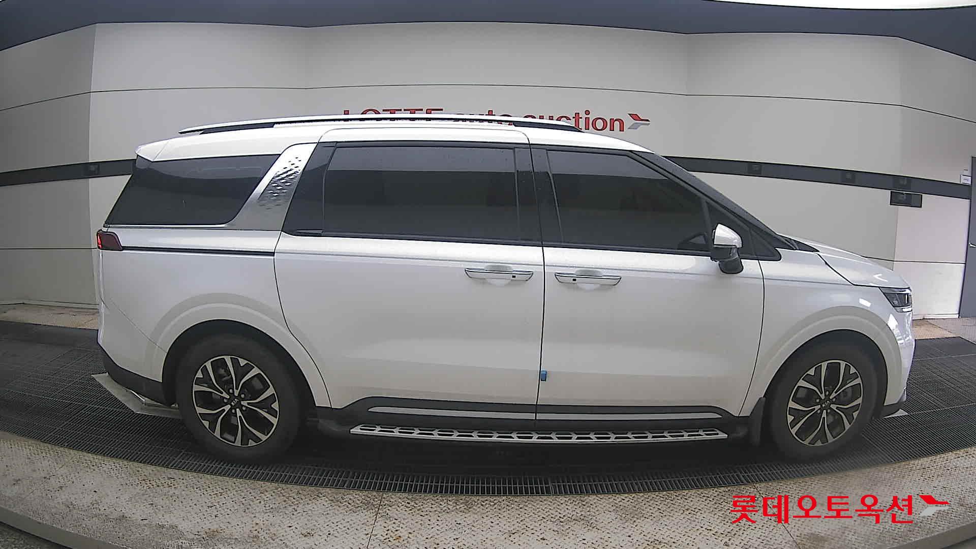 2021 - kia carnival