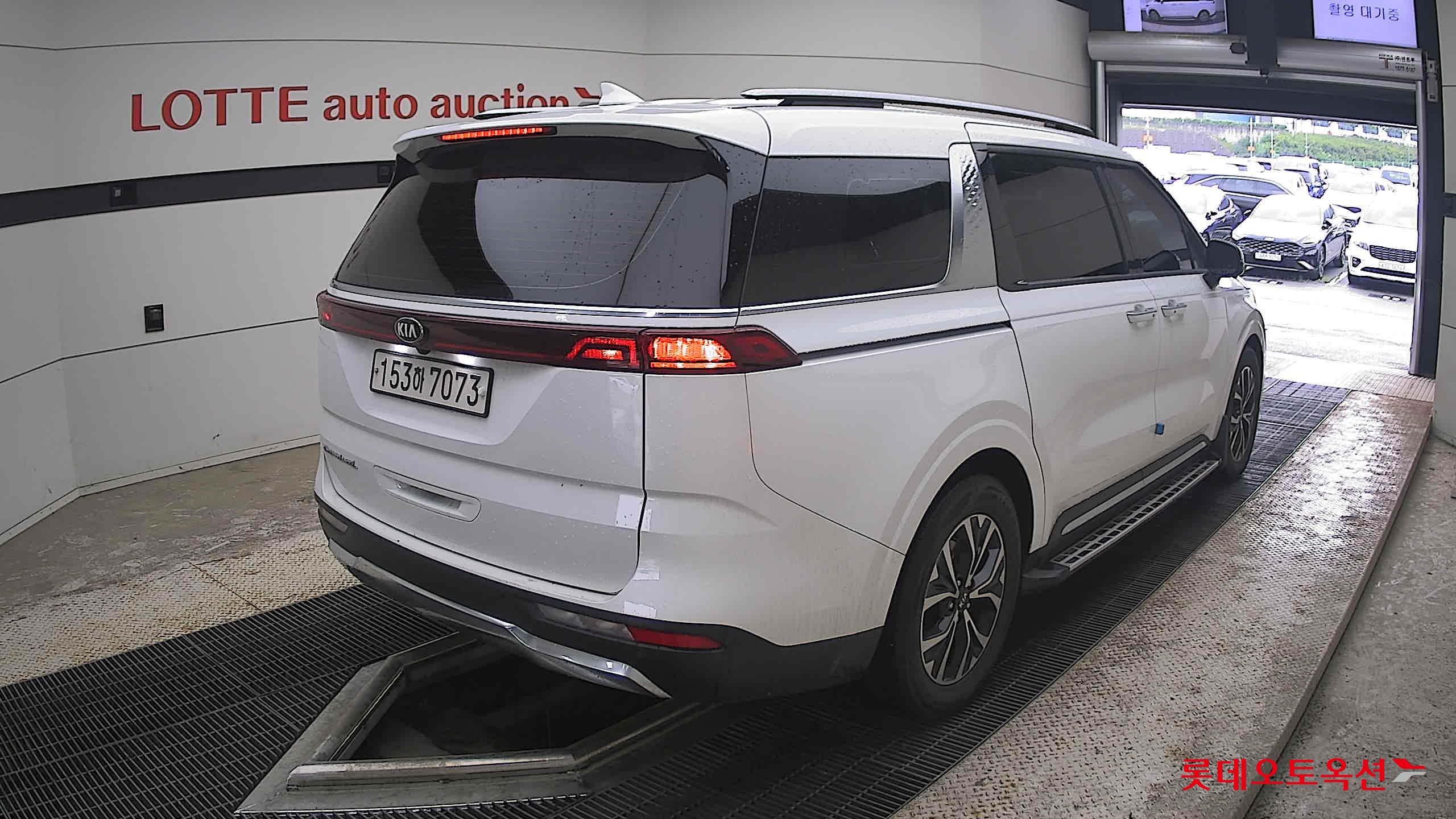 2021 - kia carnival