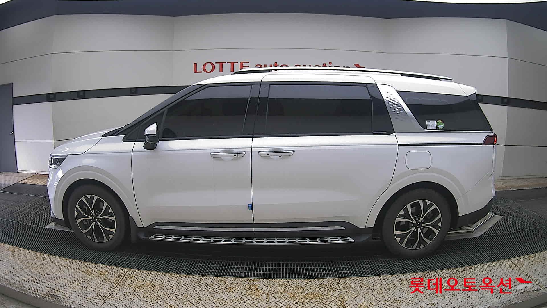 2021 - kia carnival