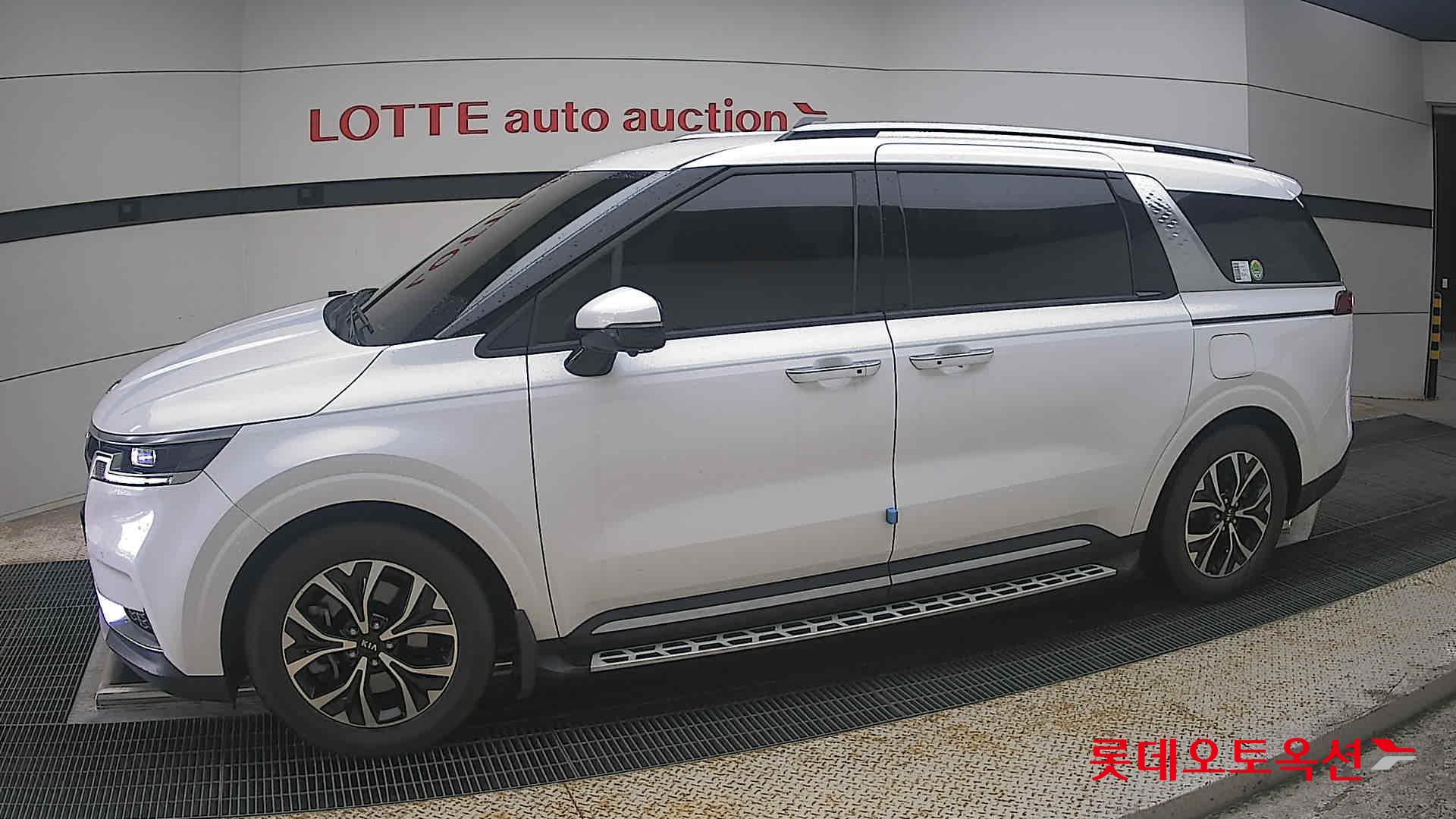 2021 - kia carnival