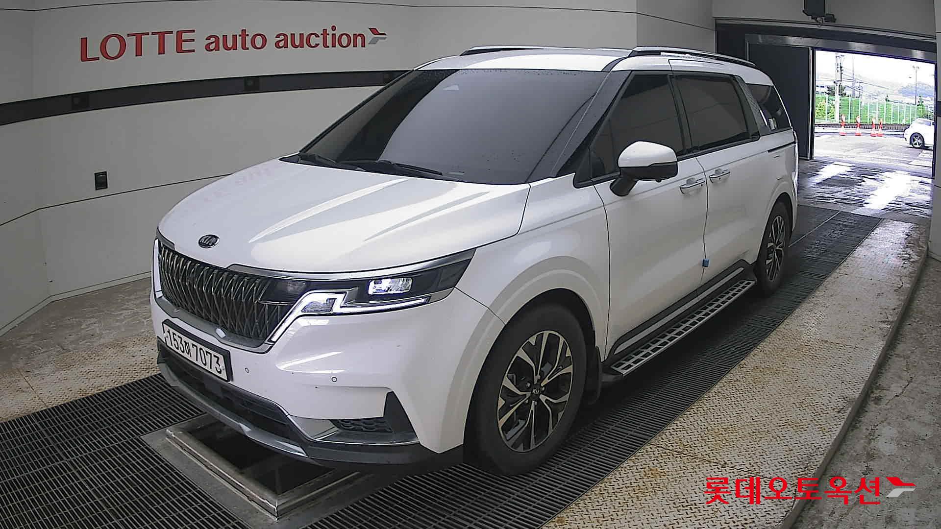 2021 - kia carnival