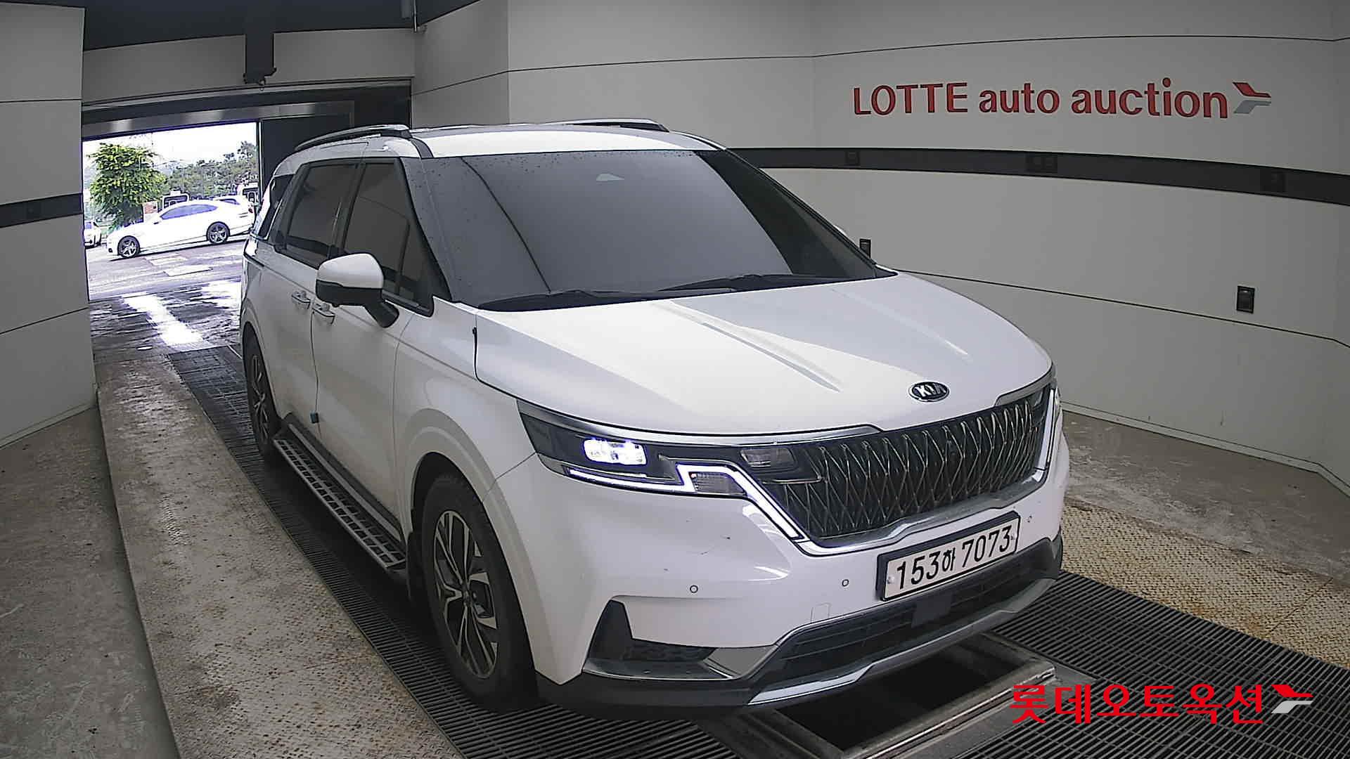 2021 - kia carnival
