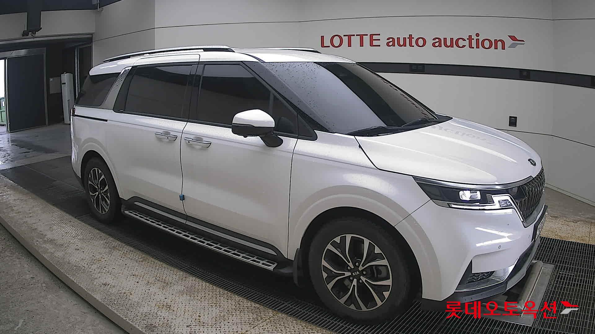 2021 - kia carnival